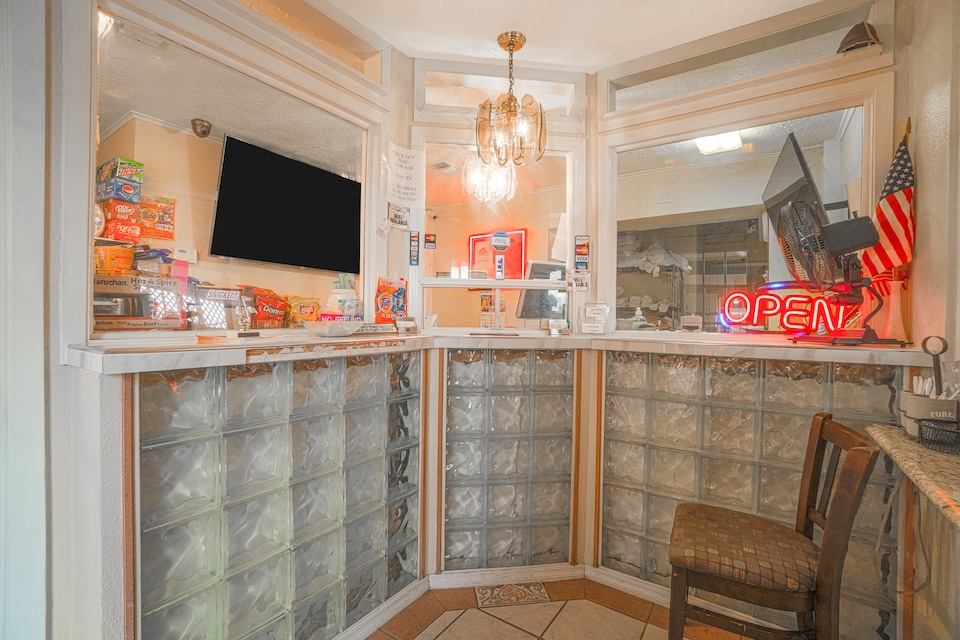 Texana Inn Edna By OYO, C77840, Houston