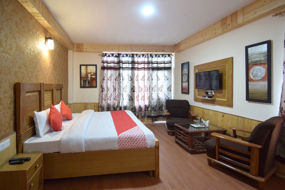 OYO Hotel 12275 Crown Hospitality, Naggar Road, Manali