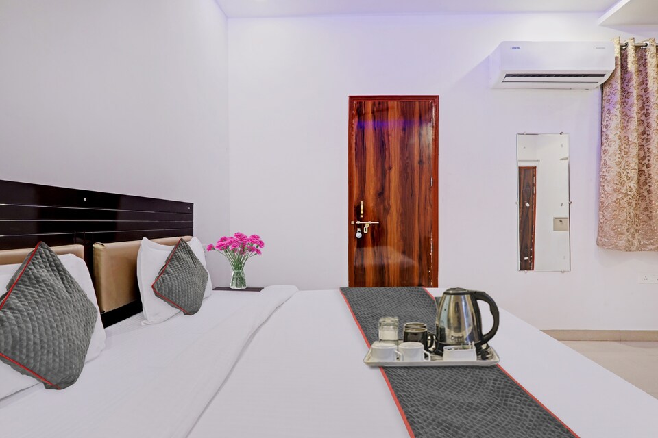 Townhouse 1153 Hotel Ks Grand, Fazal Ganj Kanpur, Kanpur