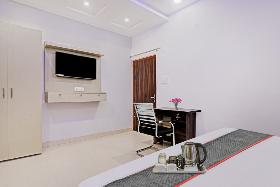 Townhouse 1153 Hotel Ks Grand, Fazal Ganj Kanpur, Kanpur