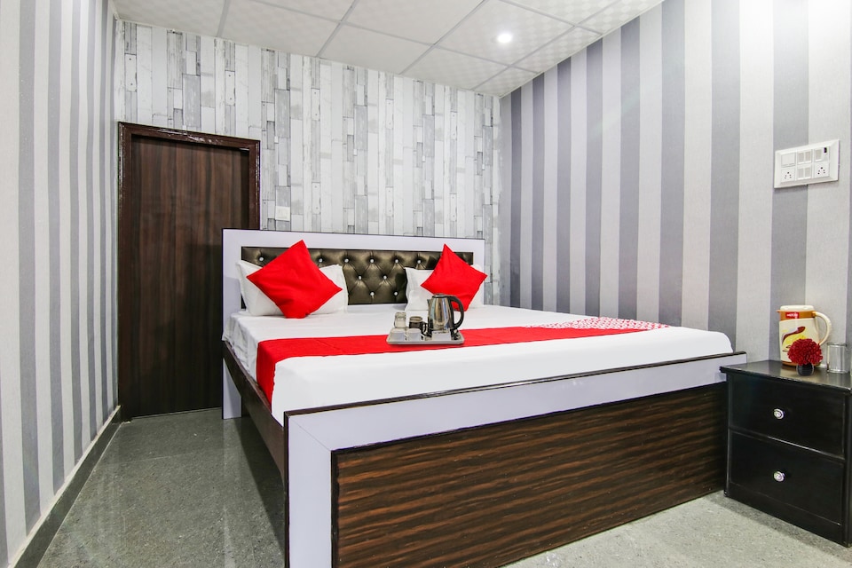 Hotel O Vikal Stay, Anand Vihar Delhi, Delhi