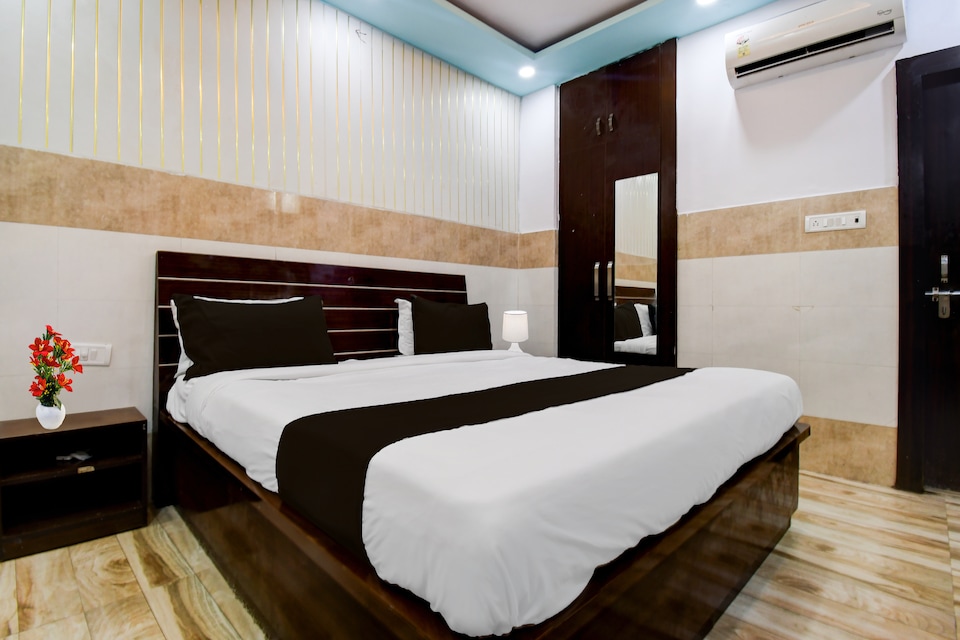 Hotel O Abhinandan , Vikas Nagar Lucknow, Lucknow