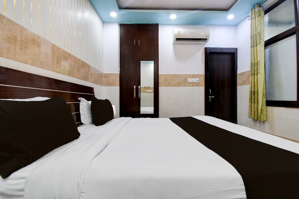 Hotel O Abhinandan , Vikas Nagar Lucknow, Lucknow