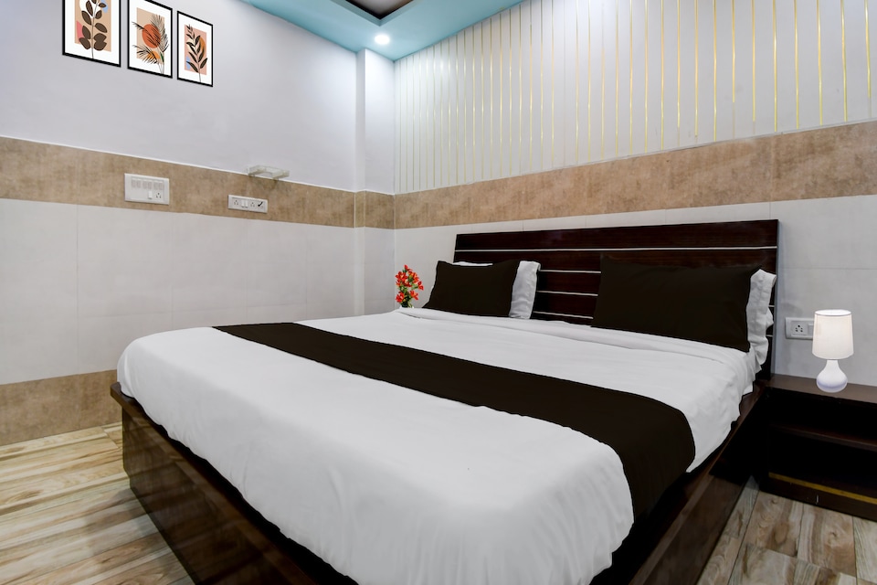 Hotel O Abhinandan , Vikas Nagar Lucknow, Lucknow
