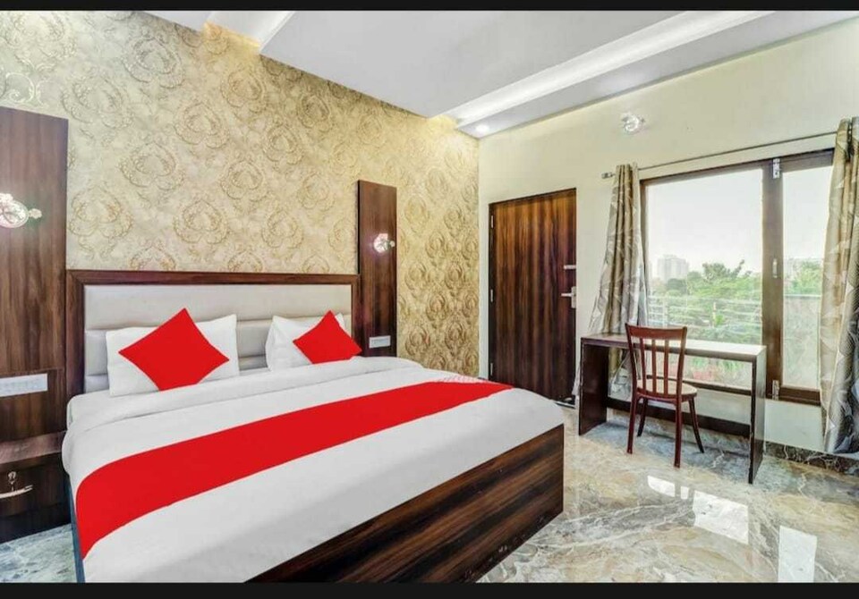 OYO Garden Inn, Fatehabad Road, Agra