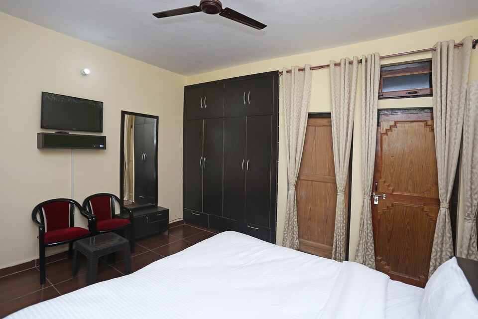 OYO Home 12312 Lake View 2 BHK, Bhimtal Nainital, Nainital