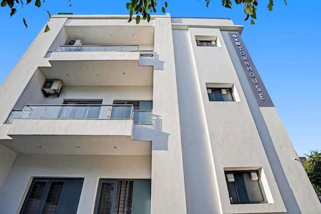 Townhouse Golf luxury Hotel Near Aravali Biodiversity Park