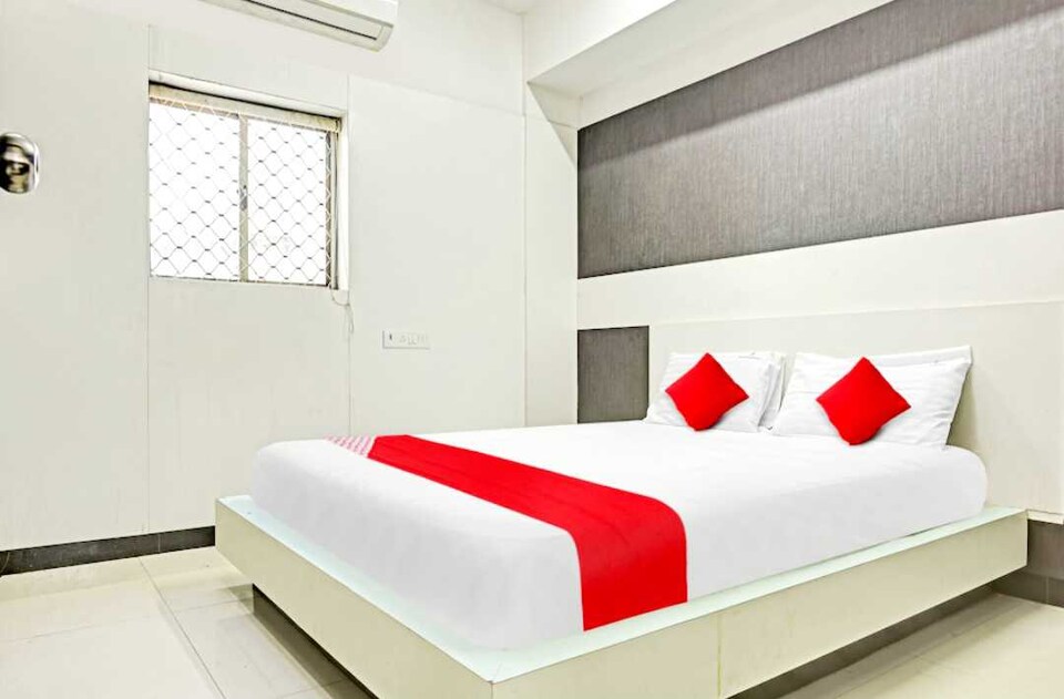OYO Flagship 70182 Meerat Guest House, Salt Lake Kolkata, Kolkata