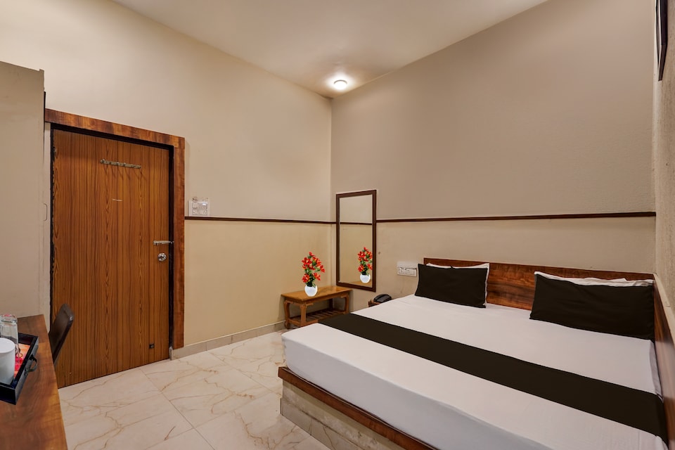 Super Townhouse City Mall Kota Formerly Hotel High Society, Kota, Kota