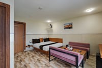 Super Townhouse City Mall Kota Formerly Hotel High Society