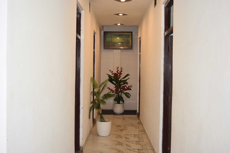 OYO Hotel Shine & Cafe, Meerut, Meerut