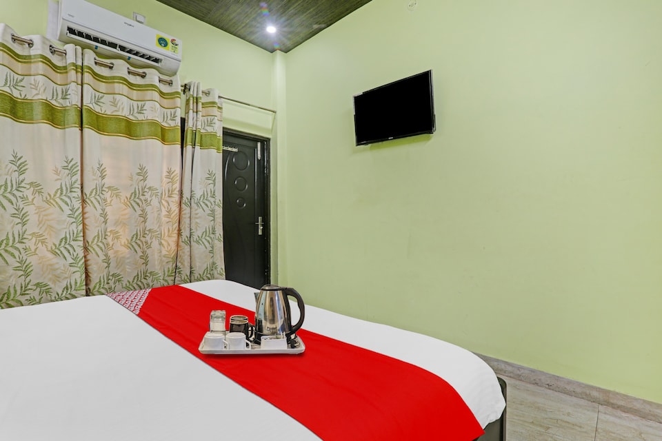 Flagship Hotel Tirupati, Airport Lucknow, Lucknow