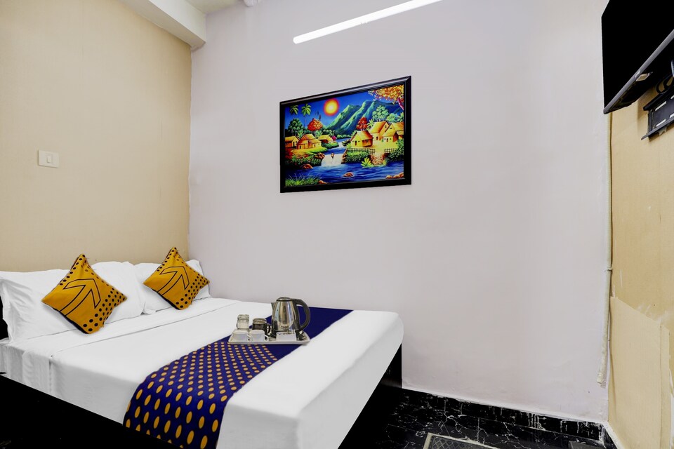 SPOT ON Hotel Rr, Ahmedabad Railway Station, Ahmedabad