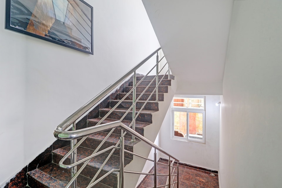 OYO 701985 AMRUTHA SPACES, Kukatpally, Hyderabad