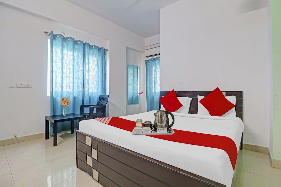 OYO 701985 AMRUTHA SPACES, Kukatpally, Hyderabad