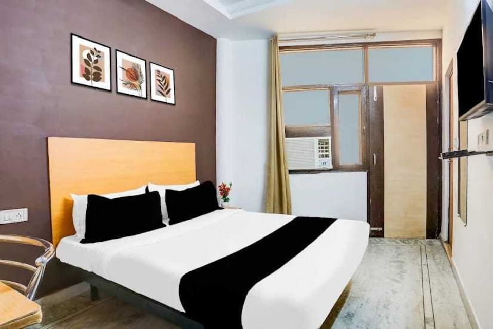 Hotel O KL khari Near Ashoka Park Mein Metro, Pitampura - Rohini Delhi, Delhi