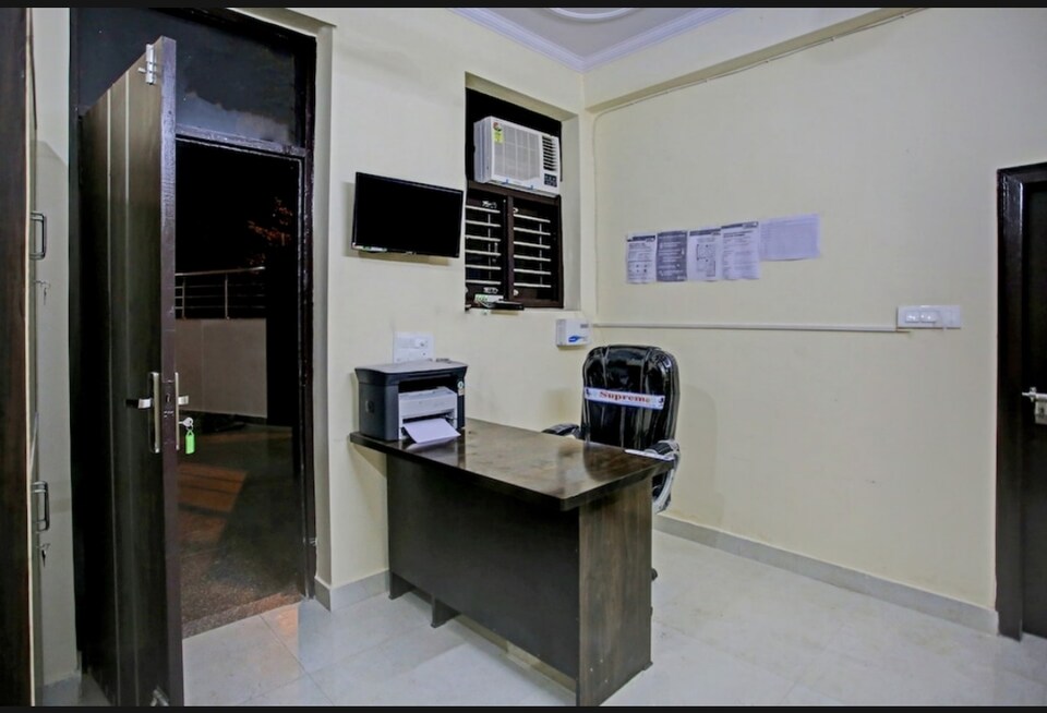 POP 702092 Zannat Stay, Greater Noida, Noida