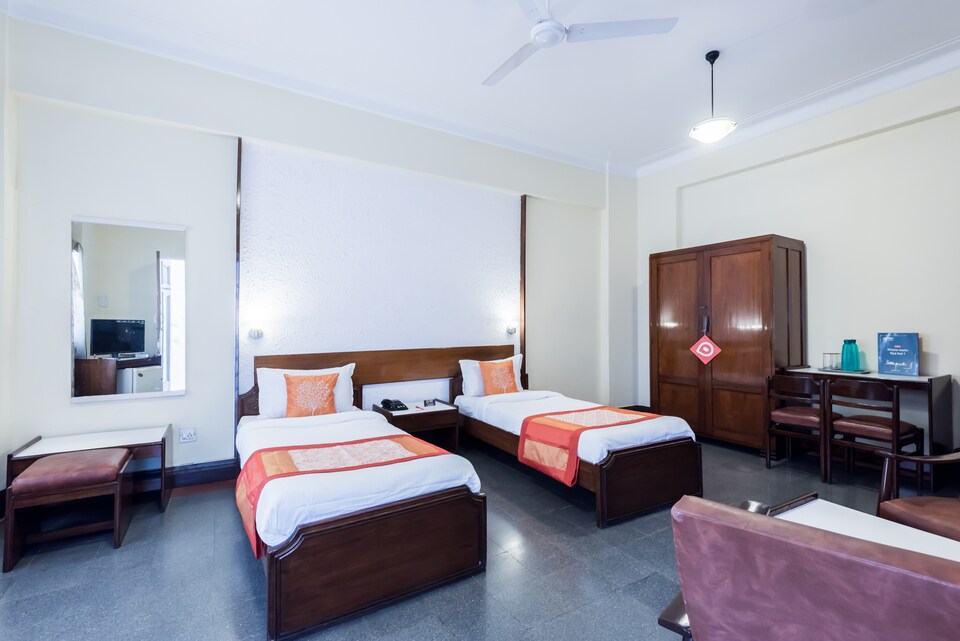 OYO 1557 Hotel Sea Green South, Mumbai CST-Churchgate-Colaba, Mumbai