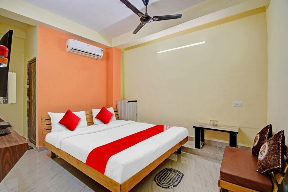 OYO Flagship 702107 Sonar Bangla Guest House, VIP Road Kolkata, Kolkata
