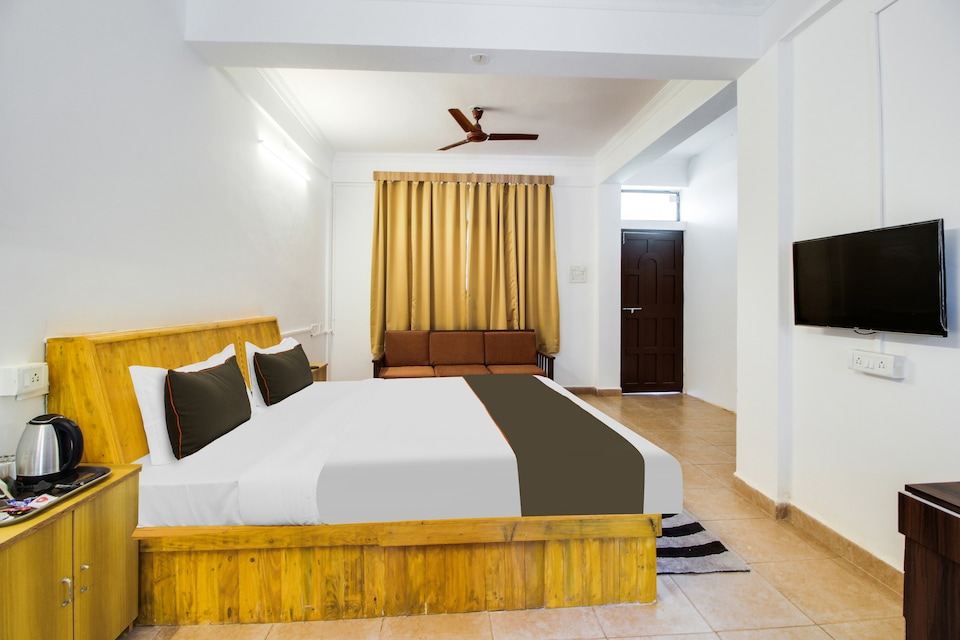 Collection O Bay, Morjim Goa, Goa