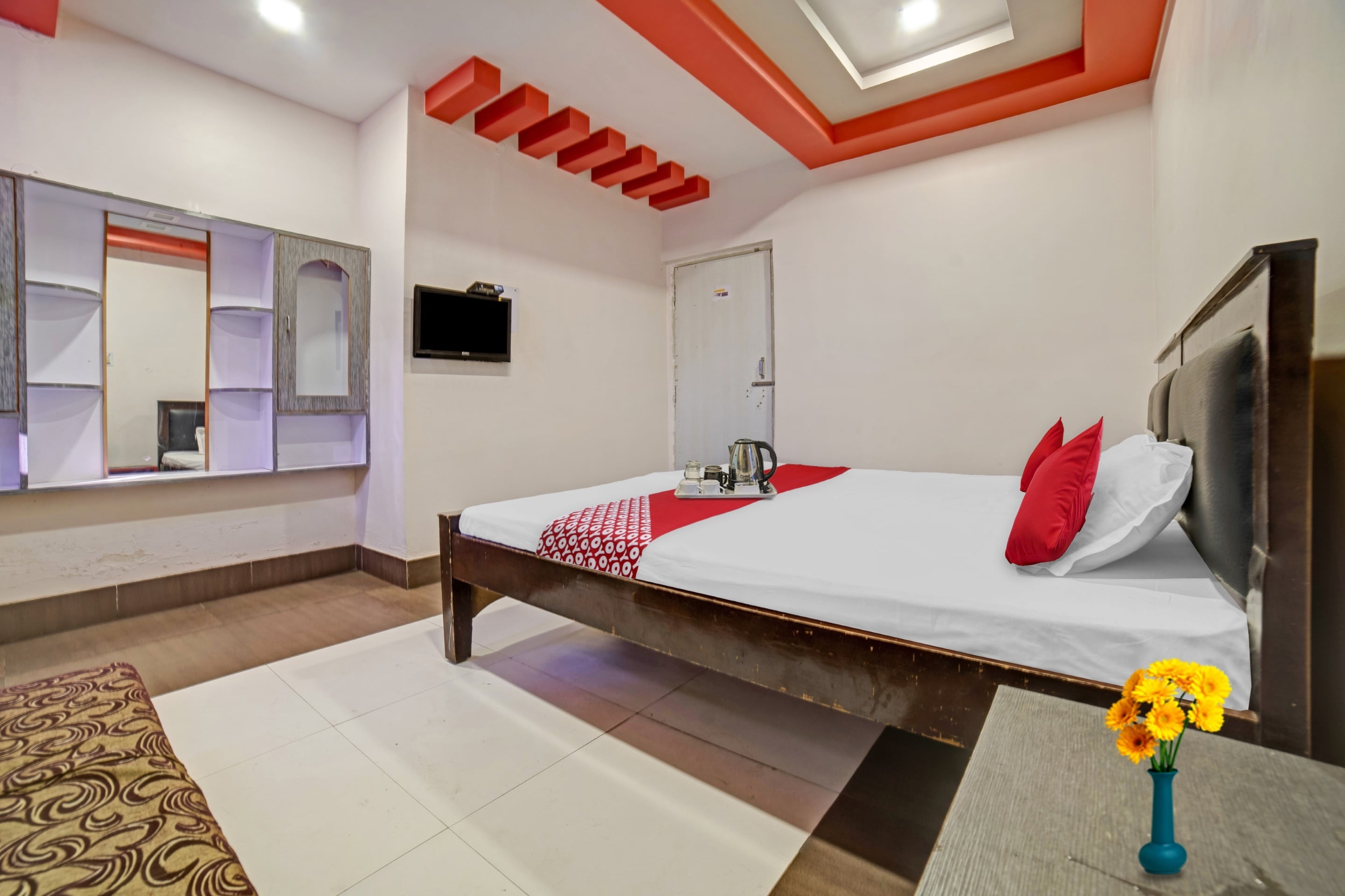 OYO Flagship Hotel Royal Inn, Flagship Jamshedpur, Book ₹875 OYO