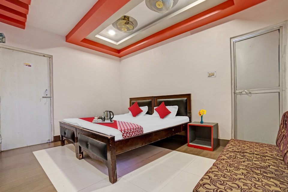 Hotel O Rudransh Residency , Bishtupur Jamshedpur, Jamshedpur