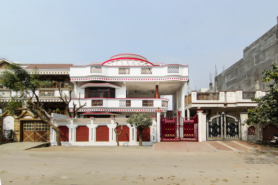 Flagship 12338 Arcadia Inn 3, Gomti Nagar Lucknow, Lucknow