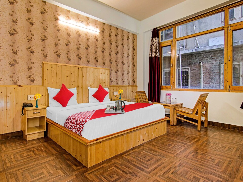 OYO Townhouse The Flash Near Nawada Metro Station, Dwarka Delhi, Delhi