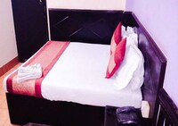 OYO Hotel Grand Neelam Near Jama Masjid