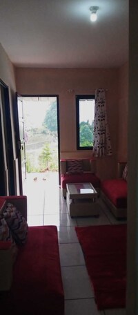 EXPRESS O 91843 Bbs Villa Ciater