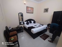 OYO Hotel Palm Near Gautam Buddha Park