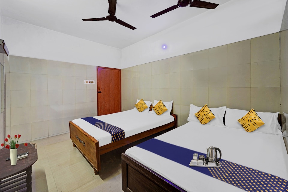 SPOT ON New Golden Star Guest House Near Thirumangalam Metro Station