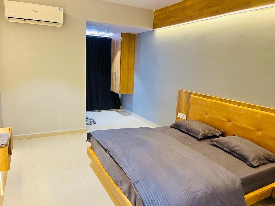 OYO Florence Hotel, Dindoli, Surat