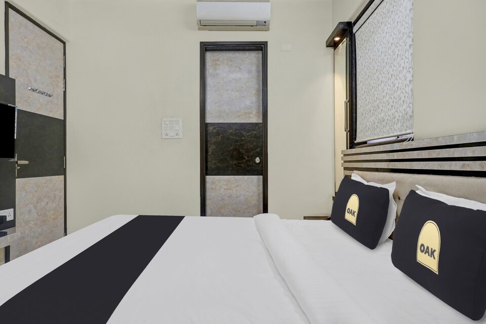 Townhouse OAK Rudra Residency Near Sant Tukaram Nagar Metro Station, Pimpri Pune, Pune