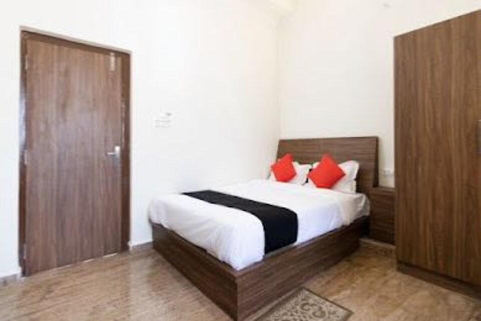 Flagship Hotel S Dot, Hassan, Hassan