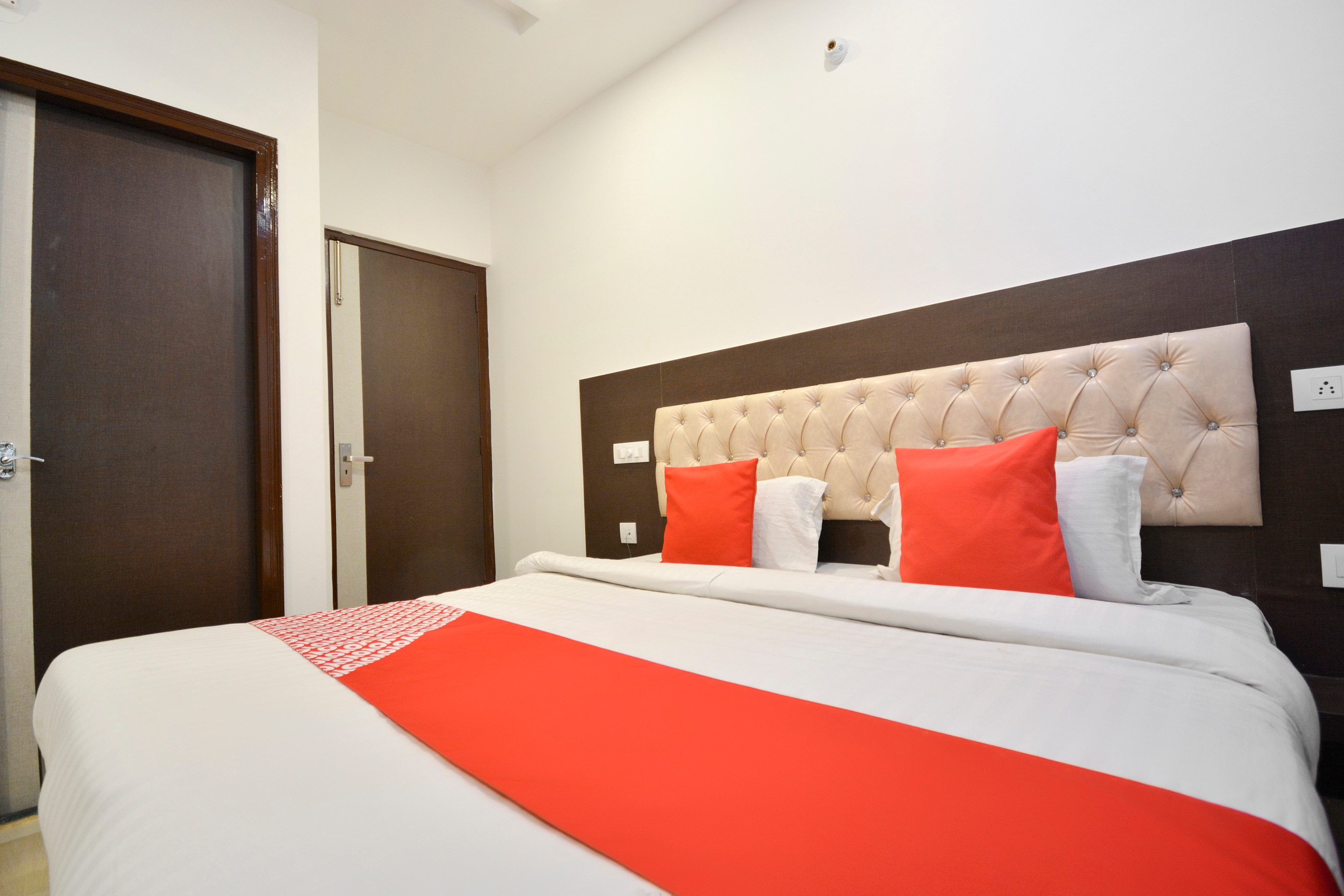 Hotels in Chandigarh Railway Station, Chandigarh Starting ₹449 Upto