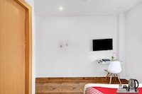 Flagship Transit Express Near Acropolis Mall