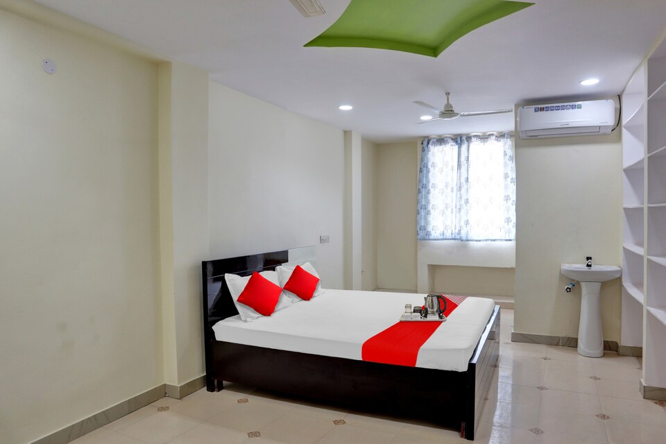 OYO Vasara Rooms & Banquet Hall, Karimnagar, करीमनगर