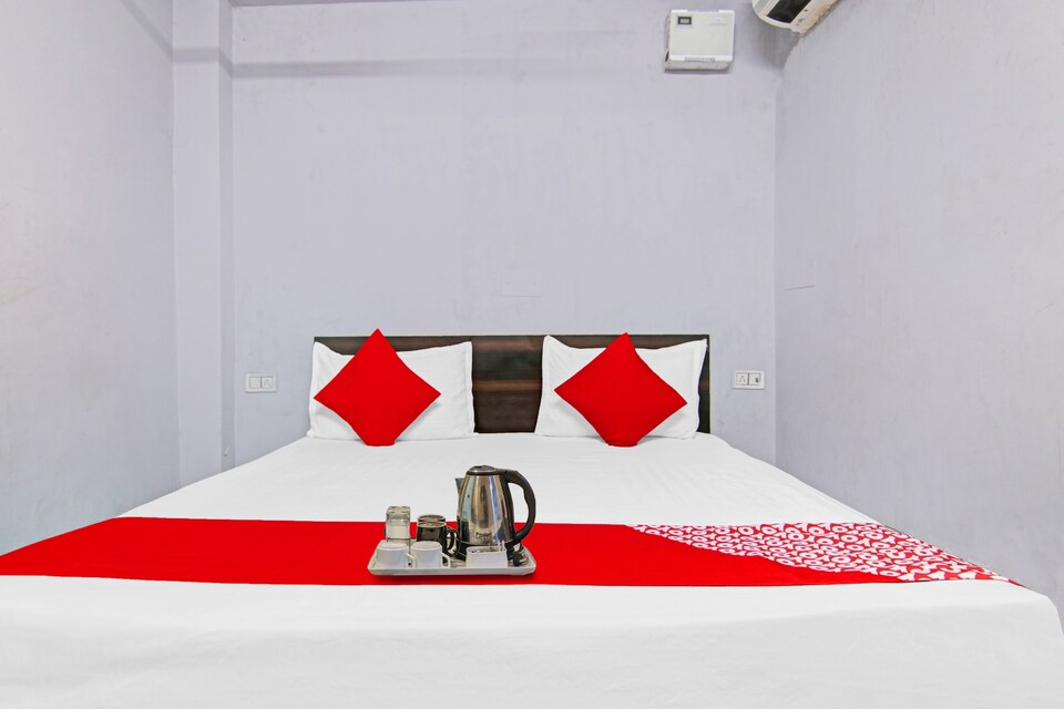 Flagship Discovery Deluxe Near New Ashok Nagar Metro Station, Anand Vihar Delhi, Delhi