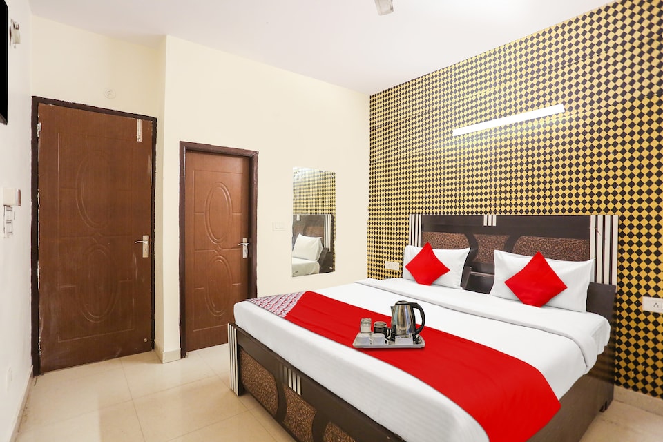 Flagship Hotel Amira Residency Near Palam Metro Station, Dwarka Delhi, Delhi