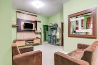 Hotel O Nayla Homestay Syariah Near Koro Koro Panam, Karaoke, Pool, & Cafe