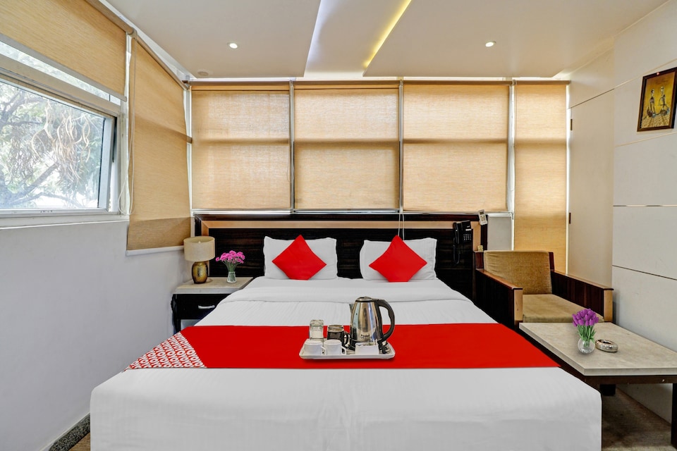 OYO Flagship 702637 Hotel Malnad Residency, Malleshwaram, Bangalore