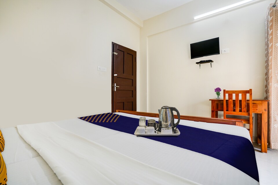 OYO Flagship 702647 Rock Residency, Ankamaly Airport Kochi, Kochi