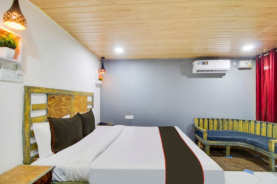 Collection O Hotel Atranga, Morjim Goa, Goa