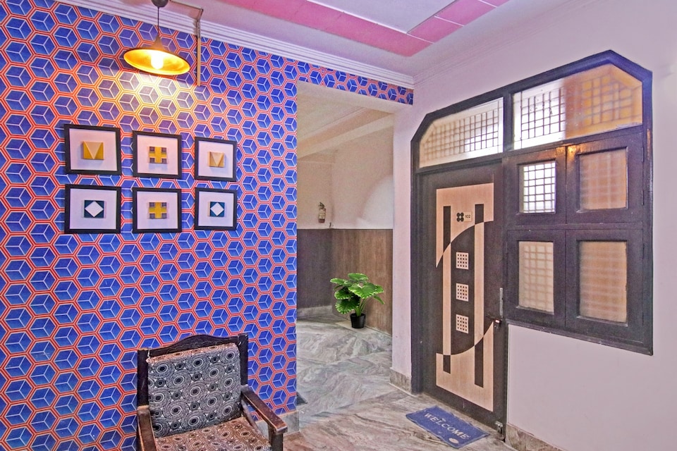 Hotel O Decent Stay , Rajouri Garden Delhi, Delhi