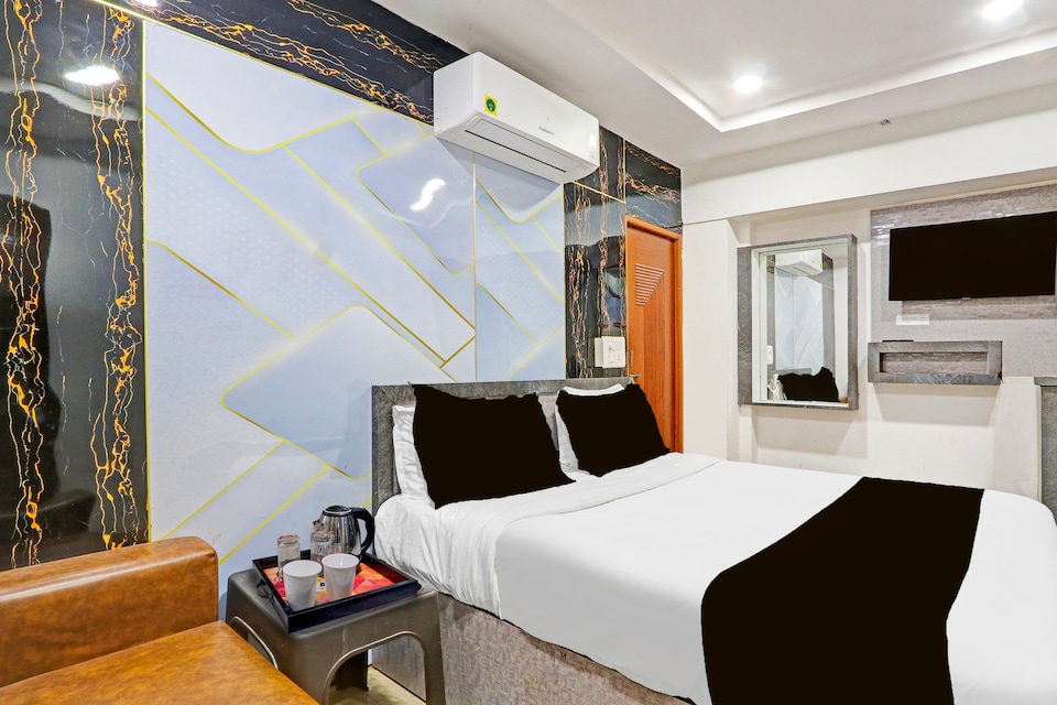 Collection O Warangal Railway Station, Nakkalagutta Hanamkonda Warangal, Warangal