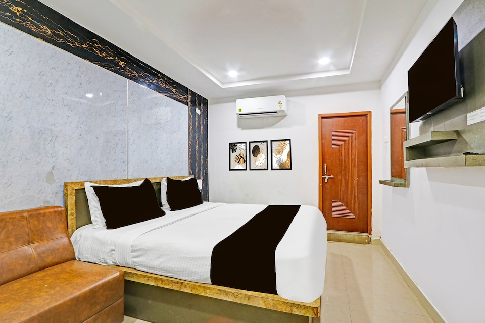 Collection O Warangal Railway Station, Nakkalagutta Hanamkonda Warangal, Warangal