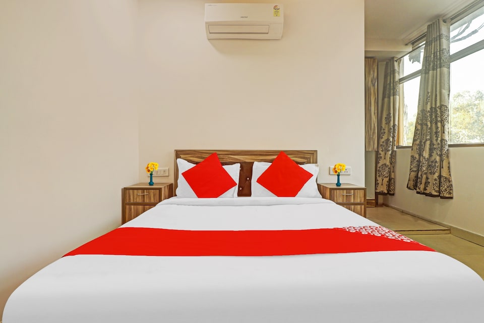 Flagship Hotel S P Residency Near Tdi Mall, Paschim Vihar Delhi, Delhi
