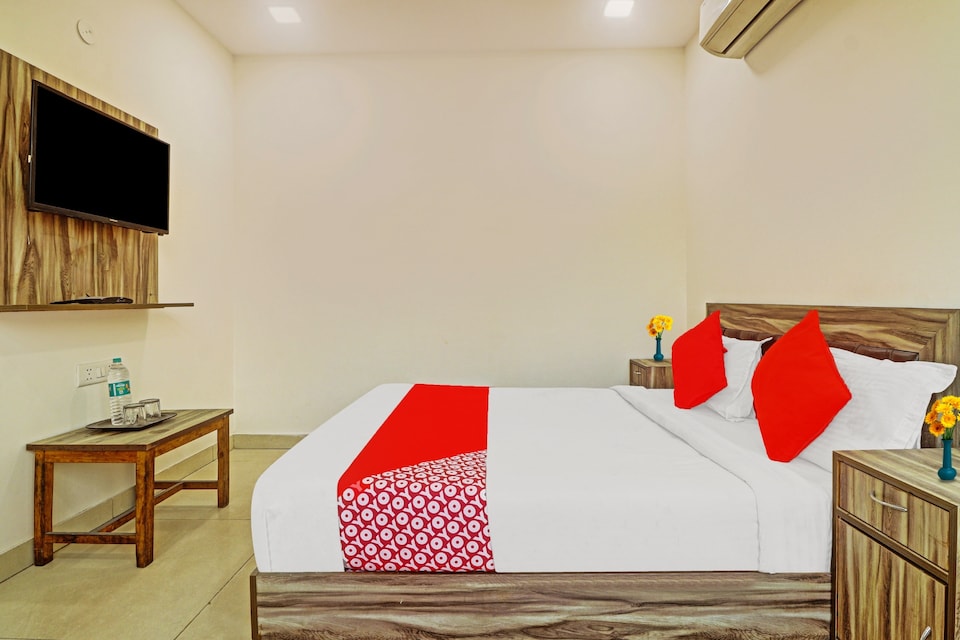 Flagship Hotel S P Residency Near Tdi Mall, Paschim Vihar Delhi, Delhi