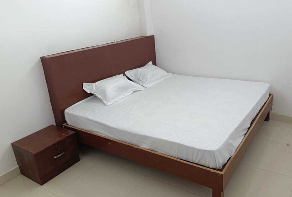 OYO 70276 Pandey Ji Guest House M, Golghar, गोरखपुर